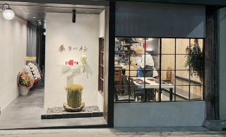 拳ラーメン外観